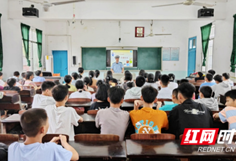 交通安全“开学第一课” 点亮学生平安上学路