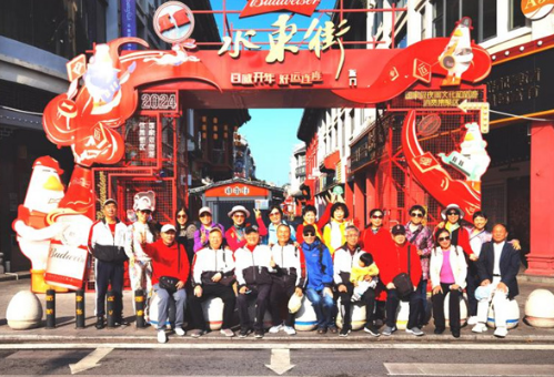 追光逐梦  乐享银龄