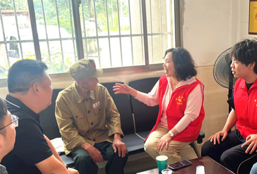 慰问致敬抗美援朝老兵，革命精神代代相传