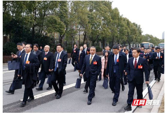 特写湖南·现场｜记录政协委员的同心时刻