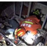 视频|3人跌落深井被困，邵东消防紧急救援