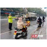 邵阳：积极引导电动车安全文明出行