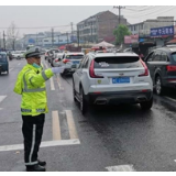邵阳交警清明假期严控交通违法 保畅通