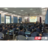 开学第一课 双清消防进校园开展“消防进军训”活动