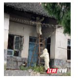 马蜂屋檐下“安家”，邵阳消防请走“不速之客”