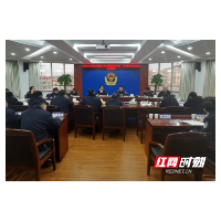邵阳交警全力护航春运交通安全