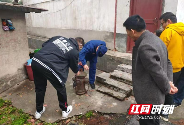 新宁县委县政府联合多部门开展机关院落消防安全检查