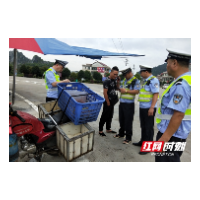 新邵县严塘镇：开展道路交通安全“亮剑”行动