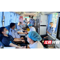 邵东市红十字会携手交警等部门踊跃参与无偿献血