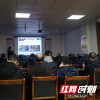 大祥交警走进邵阳市政工程开展交通安全宣传活动