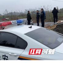 邵阳多支执法队伍联手捣毁一处非法加油黑窝点