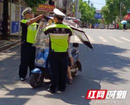 大祥交警不畏酷暑全员上路，助力邵阳文明城市创建