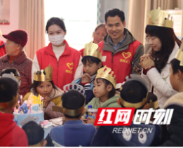 邵阳县妇联为21名留守儿童过集体生日