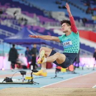 7米99跳远摘银留憾 张溟鲲:下一站,湖南见!