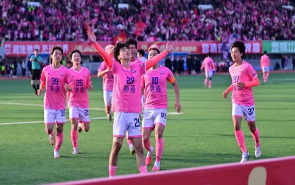 湘当有趣丨倒钩、绝杀与一座城的狂欢