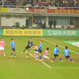 烟火、汗水和归属：2025湘超联赛写给城市的三行情书