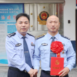 藏蓝底色从不褪色，衡阳59岁老民警从死神手中“抢”回一条生命