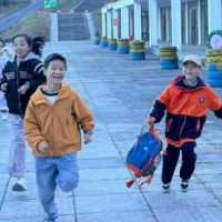 告别课本赴秋约 南岳首试中小学秋假