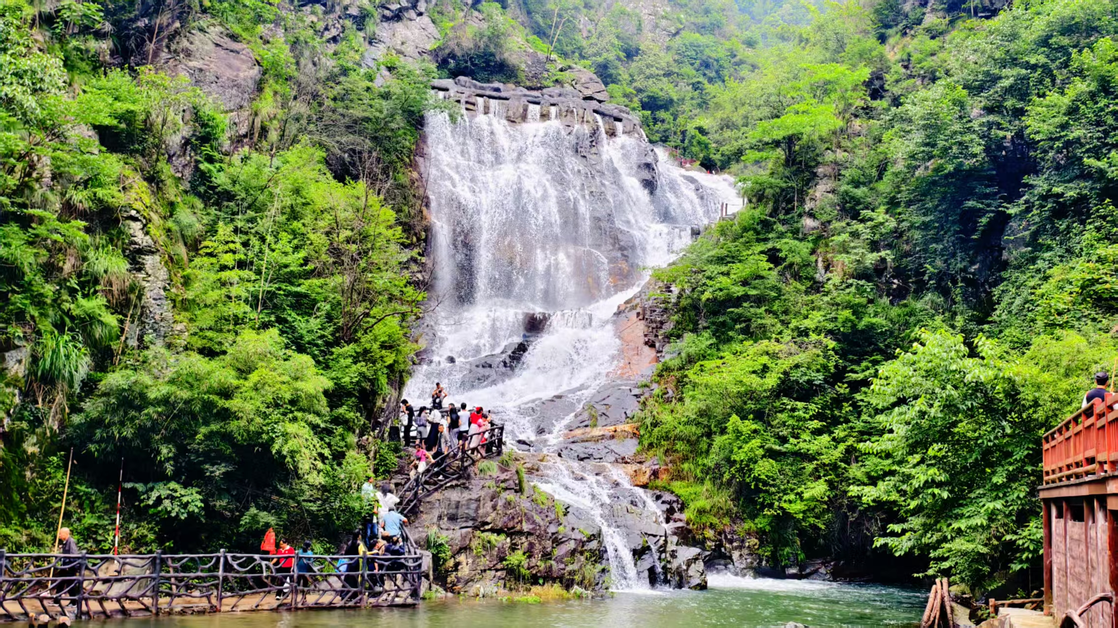 常宁：峡谷美景引客来