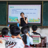 衡东县：健康宣讲进校园 利剑护蕾助成长