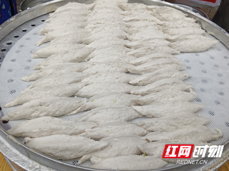 衡州年味丨草鱼丸煮沸 团圆味正浓