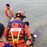 同一条河，同一个选择！衡东小伙两度跃入寒水救人