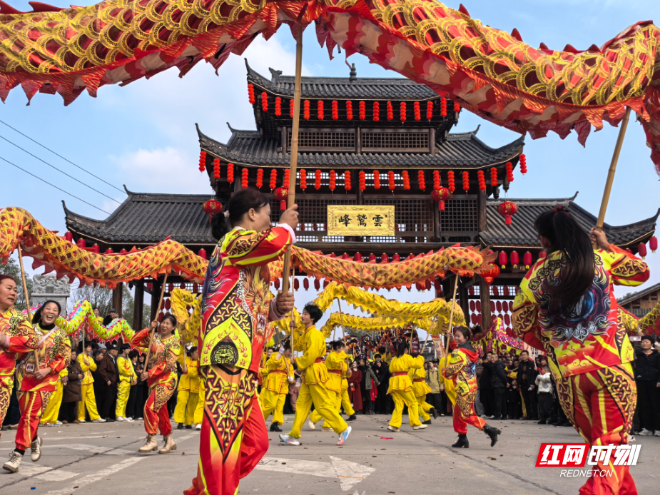 视频 | 龙狮腾跃闹新春，衡阳年味拉满！