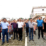 娄底二中组织党员集体过“政治生日”