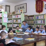 涟源：七旬退伍军人梁纶开 打造有温度的乡村图书馆