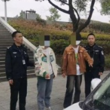 【百日行动】“拂晓行动”中,新化公安抓获一砸车玻璃盗窃团伙