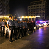 新化法院“护航党的二十大”专项执行行动凌晨出击