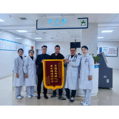 双峰县人民医院：一心跳骤停的七旬老太经抢救康复出院
