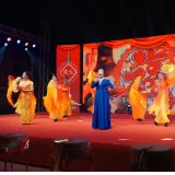 娄底市不动产登记中心联合举办万溪村首届丰收节晚会