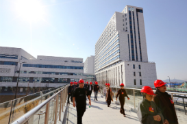 组图｜娄底：人大代表参观考察重大项目为推动高质量发展建言献策