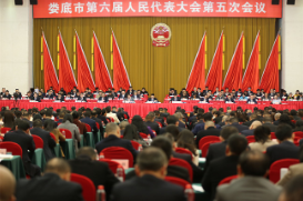 代表分团审议娄底市人大常委会工作报告和“两院”工作报告