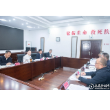 何朝晖：推动医疗服务提质增效 为群众健康提供坚实保障