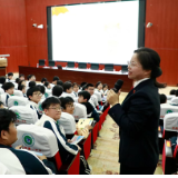 播撒法治种子 守护青春花开——涟源法院送法进校园