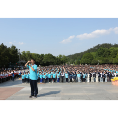 行走的思政课堂 双峰学子韶山研学汲取青春力量