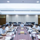 何朝晖主持召开娄底市政府党组专题会议