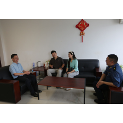 三个多月后,他们握住了浓烟里的那双手