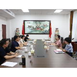 省妇联副主席杨成英教师节来妇校慰问教职工