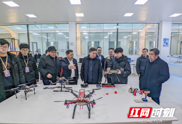 省教育厅专家组来湖南交通工程学院督查就业创业工作“一把手工程”