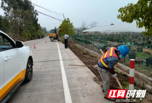 祁东县：聚焦路域环境，开展专项整治提升公路“颜值”