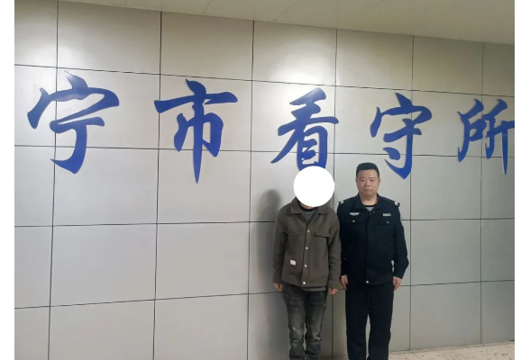 冬春攻势｜掩耳盗铃！男子盗窃时扭转摄像头，结果很悲催