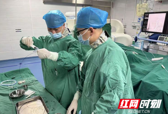 南华医院助力基层医院成功开展全县首例颈内动脉球囊扩张及支架植入手术