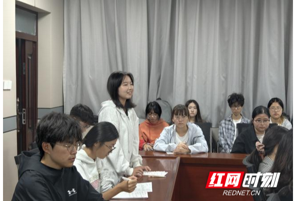 湖南工学院安工学院举行读书分享会