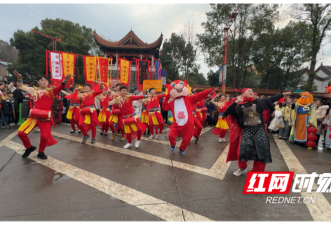 衡阳：南岳庙会闹新春 民俗巡演年味浓