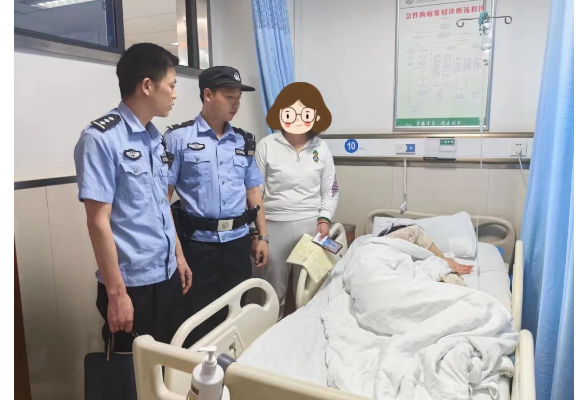 生死瞬间！警医联动，成功解救轻生女孩