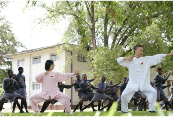 视频 | 衡阳人教津巴布韦学生打八段锦，你见过吗？