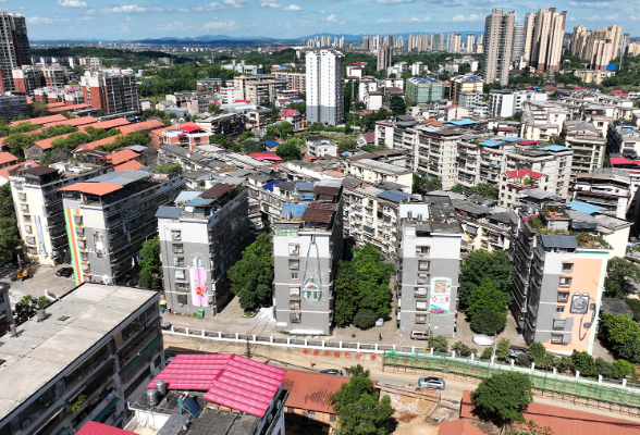 喜迎旅发会·项目志④｜建湘路：提质改造如火如荼 墙绘“装扮”栩栩如生